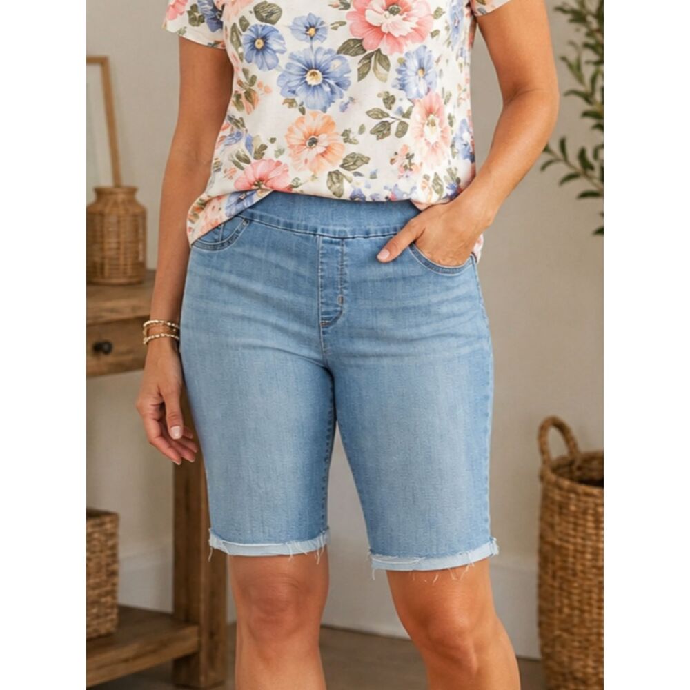 Lee Sculpting Mid Rise Denim Bermuda Jean Shorts Women's Sz 14 Light Wash